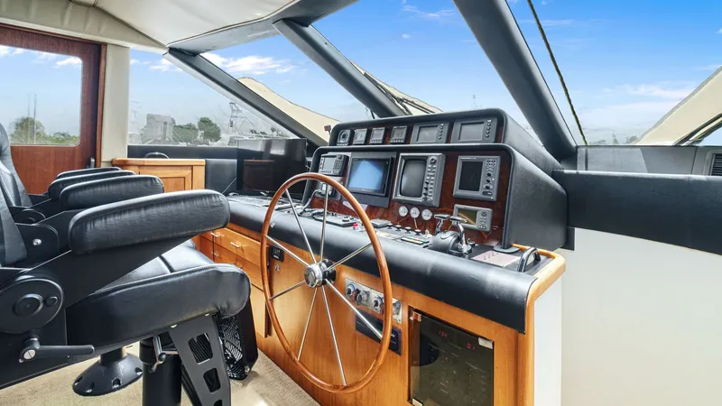 Slide: The Image of Pacific Mariner 65 Motoryacht 2000 - 27
