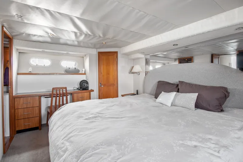 Slide: The Image of Pacific Mariner 65 Motoryacht 2000 - 30