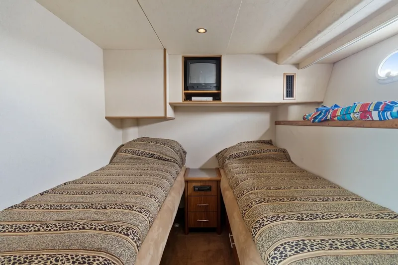 Slide: The Image of Pacific Mariner 65 Motoryacht 2000 - 38
