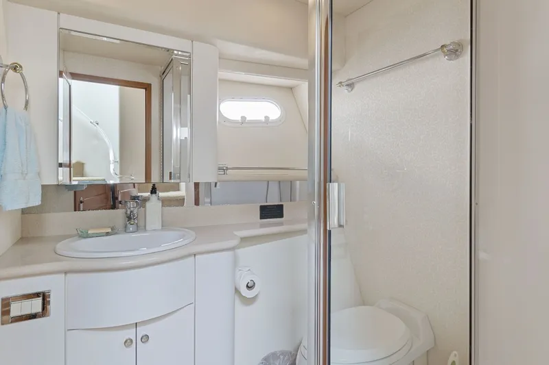 Slide: The Image of Pacific Mariner 65 Motoryacht 2000 - 40
