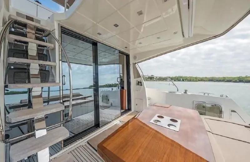 Slide: The Image of Prestige 550 2015 - 9
