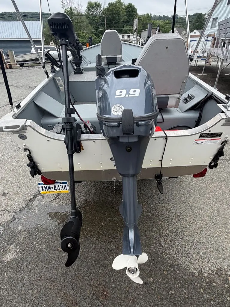 Slide: The Image of Smoker Craft Alaskan 15 DLX 2020 - 4