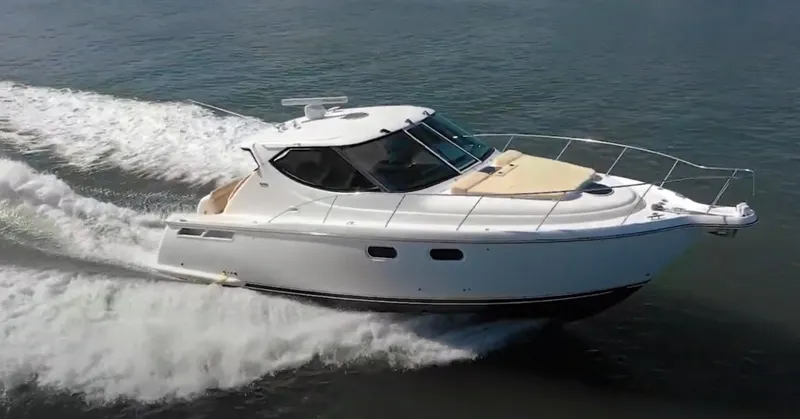 The Image of Tiara 3900 Sovran 2008 - 0