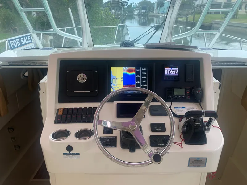 Slide: The Image of World Cat 320 EC 2015 - 10