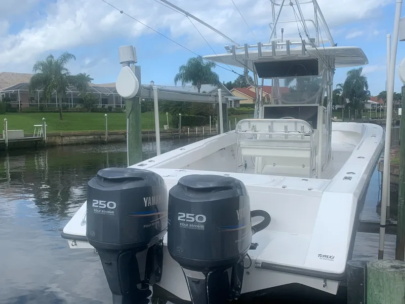 The Image of Venture 34 Center Console 2001 - 0