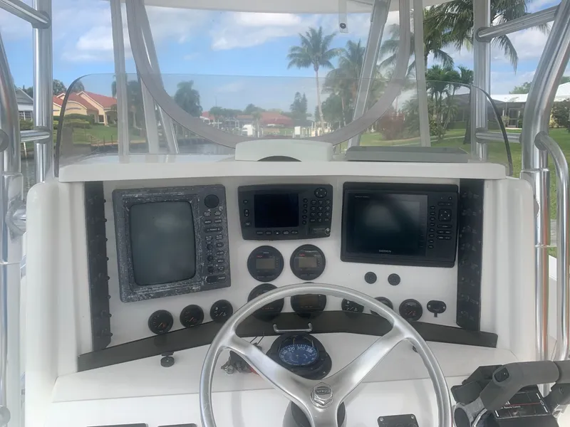 Slide: The Image of Venture 34 Center Console 2001 - 3