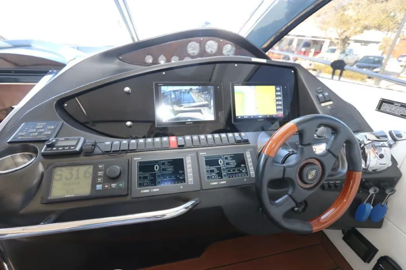 Slide: The Image of Sunseeker Predator 2004 - 16