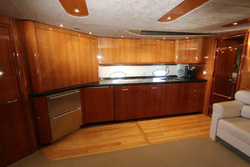 Slide: The Image of Sunseeker Predator 2004 - 20