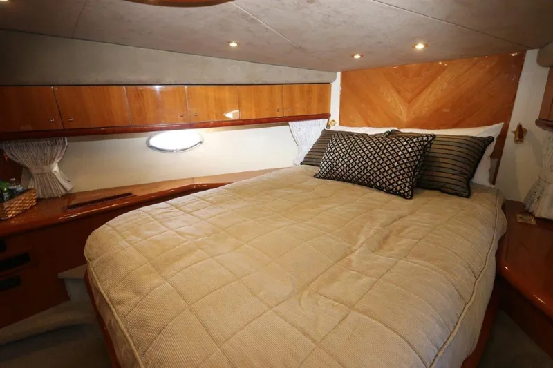 Slide: The Image of Sunseeker Predator 2004 - 24