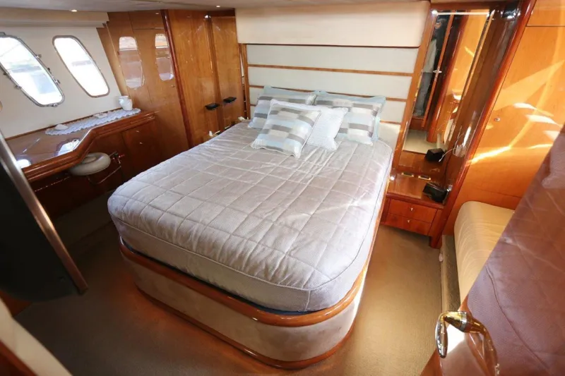 Slide: The Image of Sunseeker Predator 2004 - 30