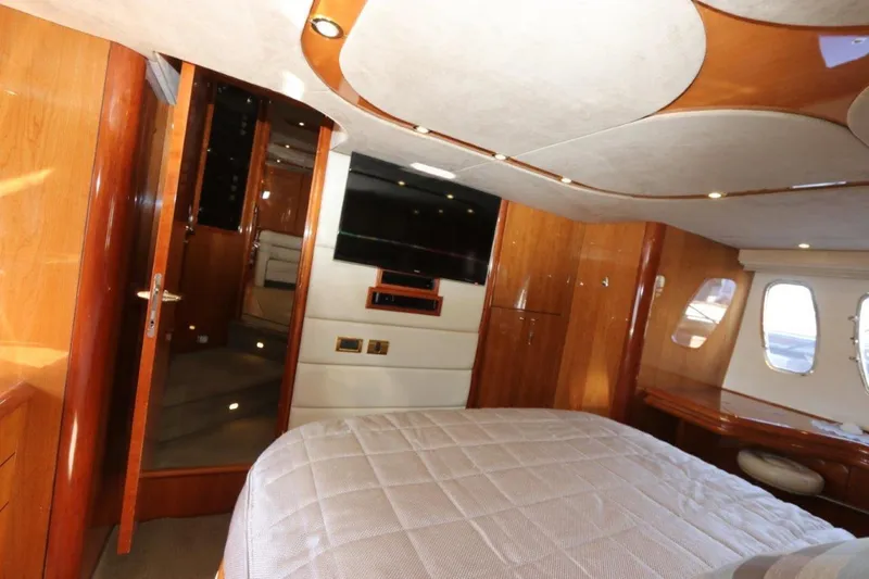 Slide: The Image of Sunseeker Predator 2004 - 33