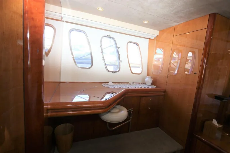 Slide: The Image of Sunseeker Predator 2004 - 34