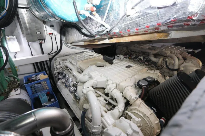 Slide: The Image of Sunseeker Predator 2004 - 42