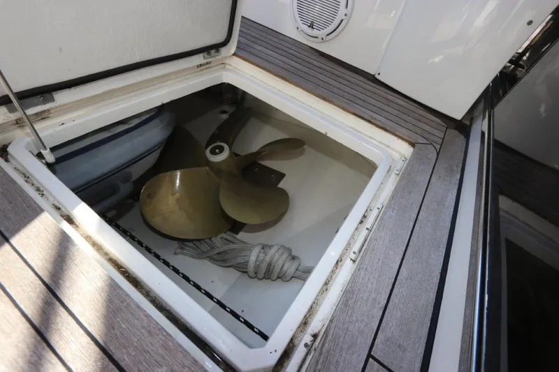 Slide: The Image of Sunseeker Predator 2004 - 6