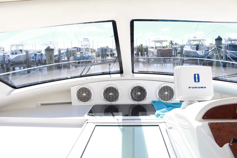 Slide: The Image of Carver Yachts Trojan 440 Express 2000 - 18