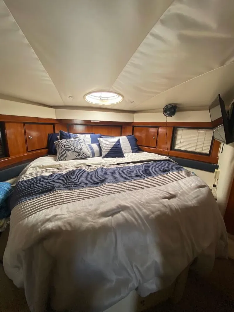 Slide: The Image of Carver Yachts Trojan 440 Express 2000 - 28