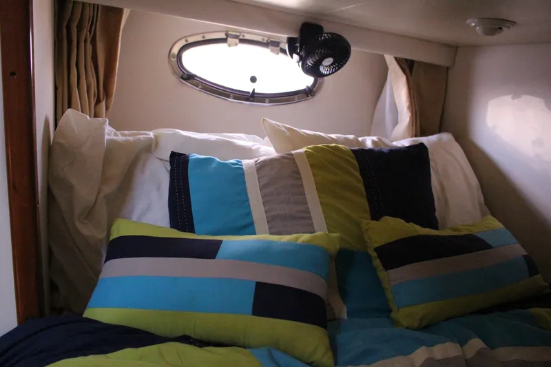 Slide: The Image of Carver Yachts Trojan 440 Express 2000 - 37
