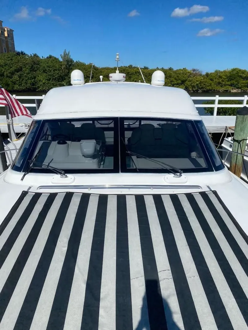 Slide: The Image of Carver Yachts Trojan 440 Express 2000 - 7