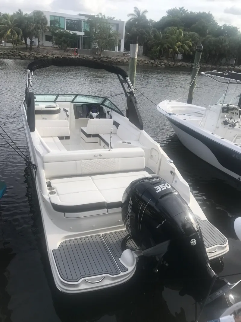 Slide: The Image of Sea Ray SDX 270 Outboard 2019 - 6