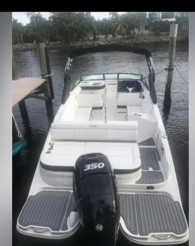 Slide: The Image of Sea Ray SDX 270 Outboard 2019 - 7