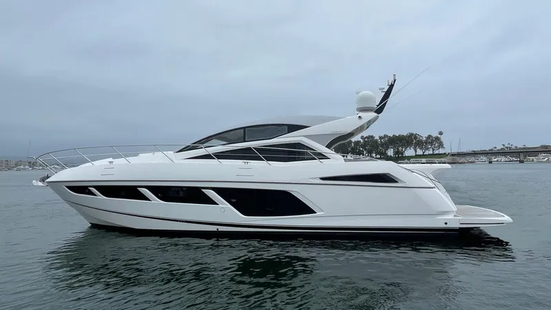 The Image of Sunseeker Predator 2015 - 0