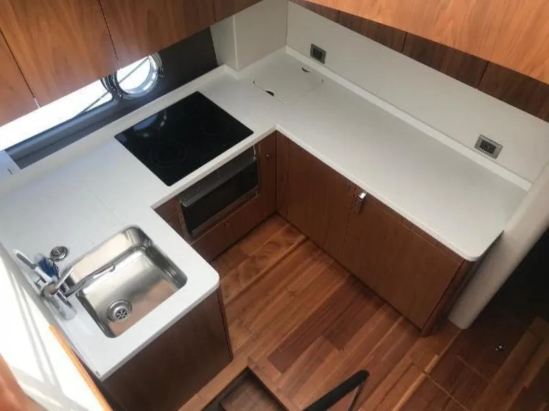 Slide: The Image of Sunseeker Predator 2015 - 5