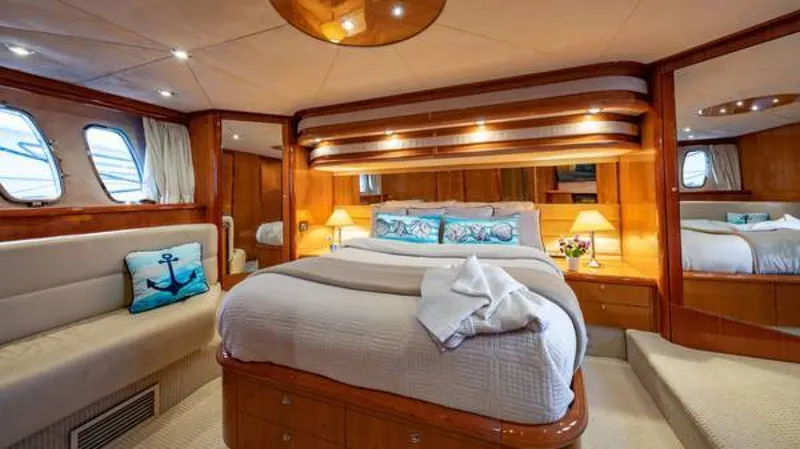 Slide: The Image of Sunseeker Manhattan 2004 - 13