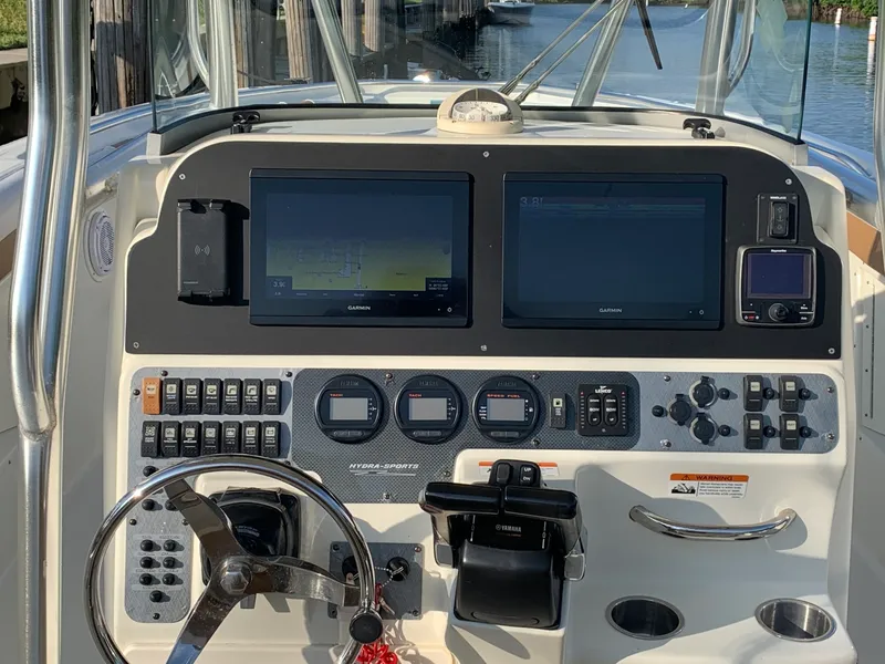 Slide: The Image of Hydra-Sports 2900 CC 2008 - 10
