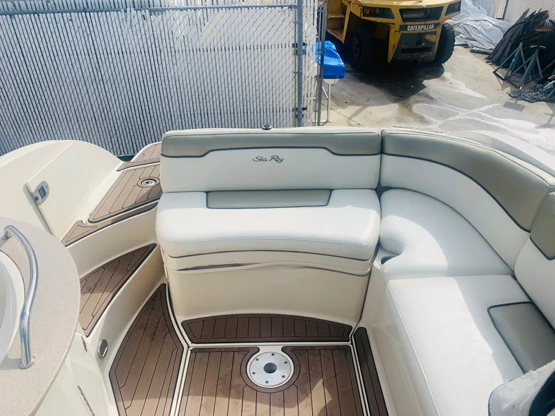 Slide: The Image of Sea Ray 240 Sundeck 2007 - 4