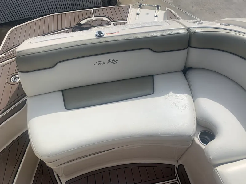 Slide: The Image of Sea Ray 240 Sundeck 2007 - 5