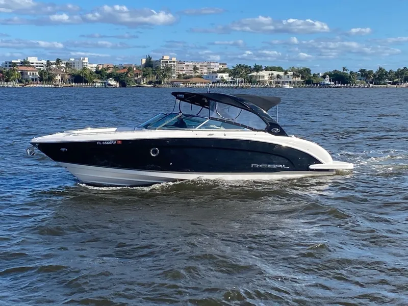 Slide: The Image of Regal 3200 Bowrider 2016 - 2