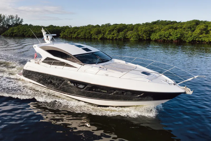 The Image of Sunseeker Predator 2017 - 0