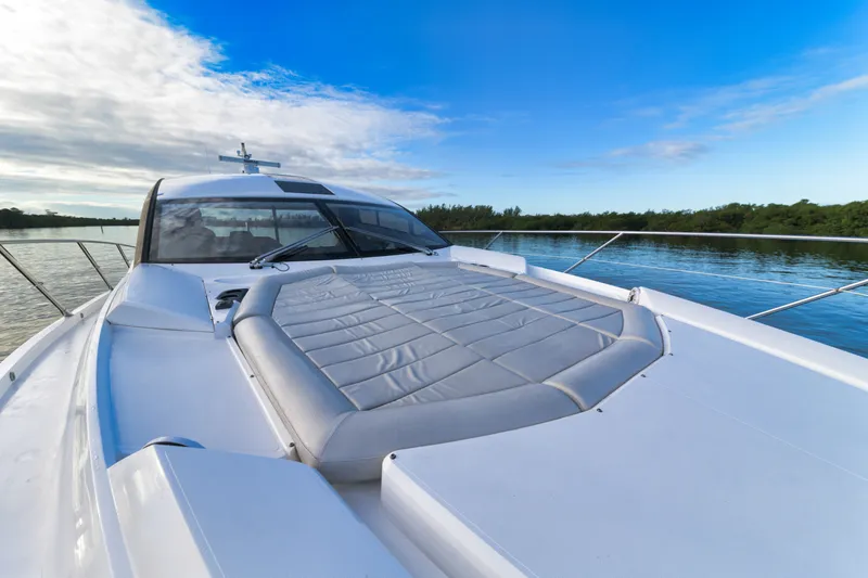 Slide: The Image of Sunseeker Predator 2017 - 12
