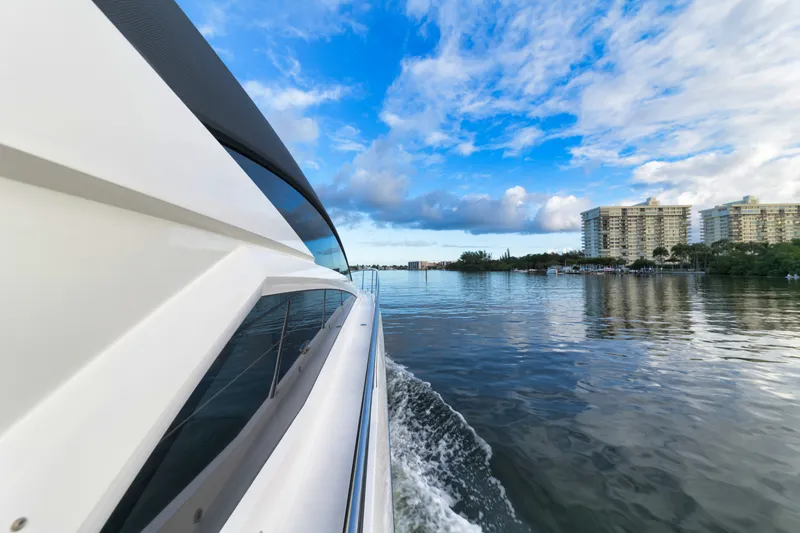 Slide: The Image of Sunseeker Predator 2017 - 15