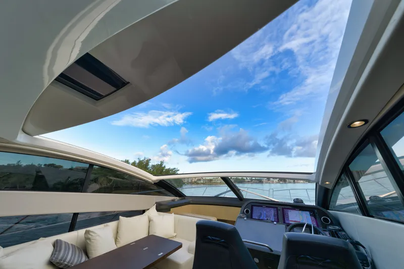 Slide: The Image of Sunseeker Predator 2017 - 30