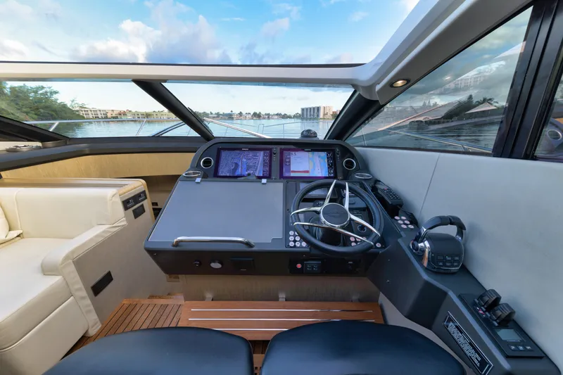 Slide: The Image of Sunseeker Predator 2017 - 31