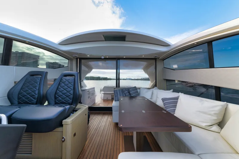 Slide: The Image of Sunseeker Predator 2017 - 33