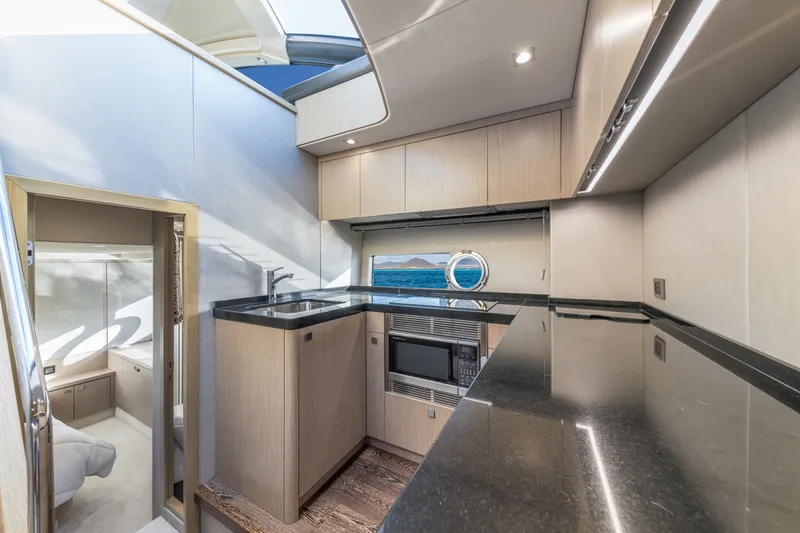 Slide: The Image of Sunseeker Predator 2017 - 35