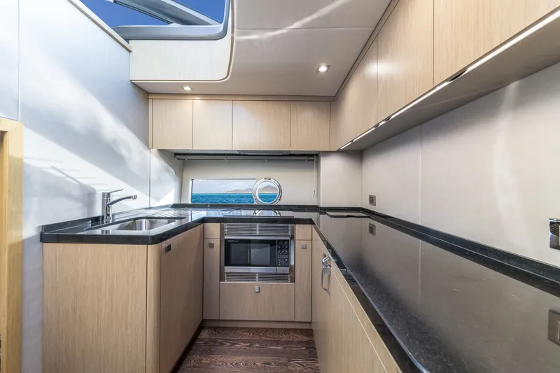 Slide: The Image of Sunseeker Predator 2017 - 36