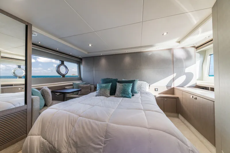 Slide: The Image of Sunseeker Predator 2017 - 39