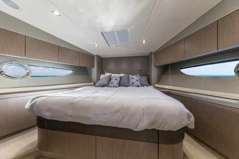 Slide: The Image of Sunseeker Predator 2017 - 42