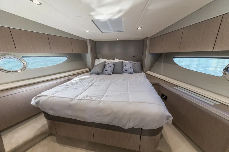 Slide: The Image of Sunseeker Predator 2017 - 43