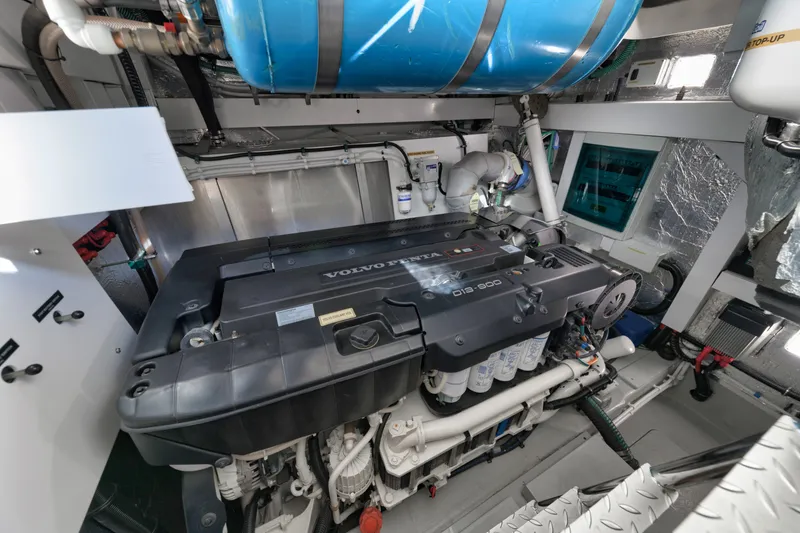 Slide: The Image of Sunseeker Predator 2017 - 48