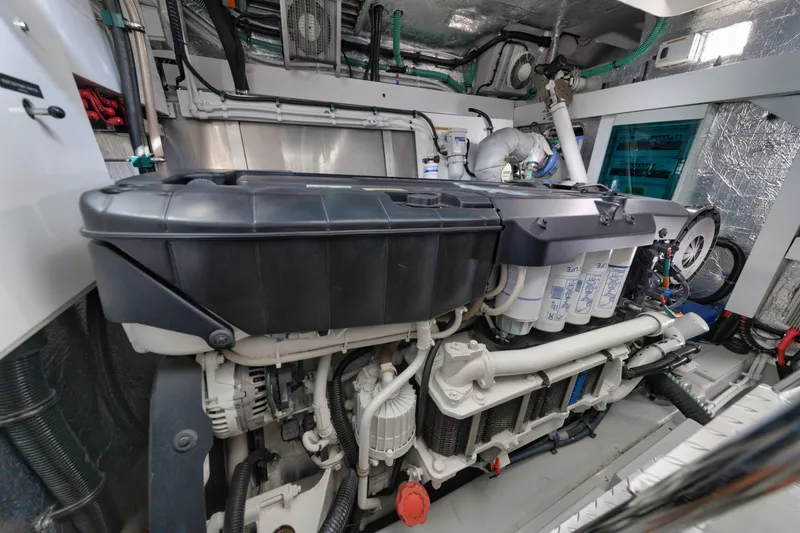 Slide: The Image of Sunseeker Predator 2017 - 50