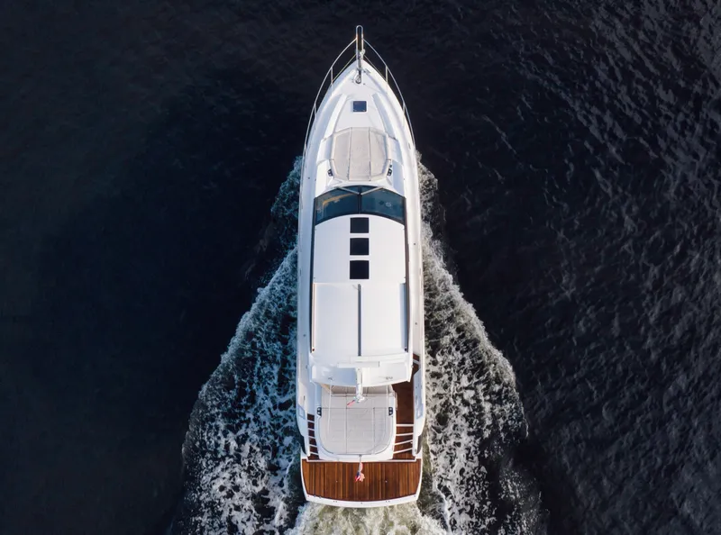 Slide: The Image of Sunseeker Predator 2017 - 9