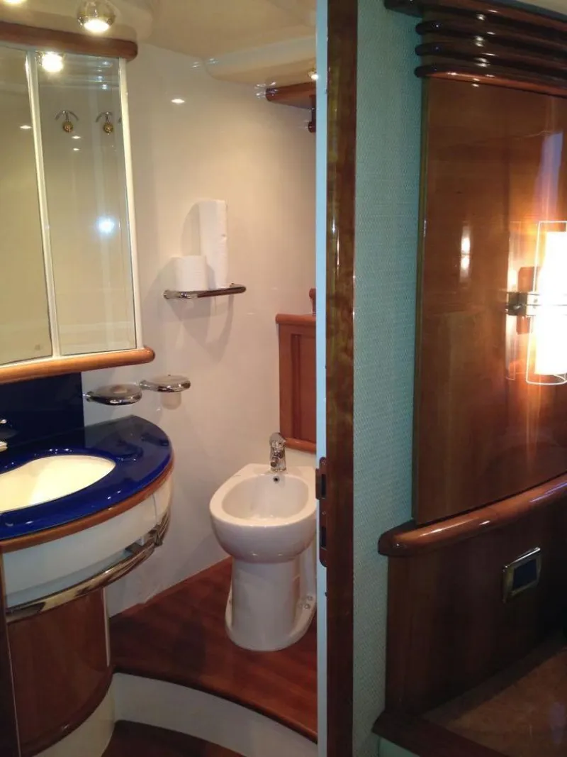 Slide: The Image of Azimut 62 Evolution 2005 - 14