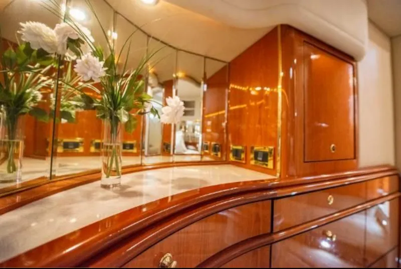 Slide: The Image of Sea Ray 540 Sundancer 2000 - 24