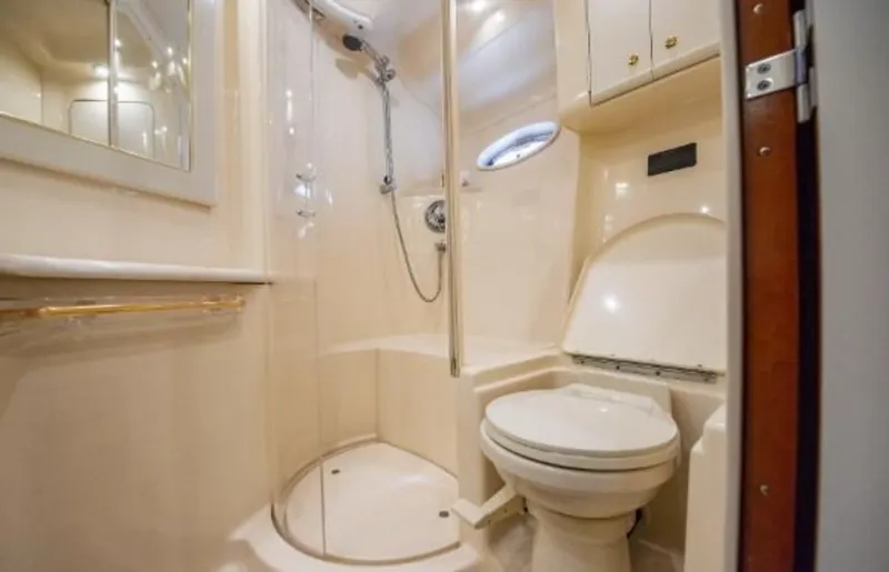 Slide: The Image of Sea Ray 540 Sundancer 2000 - 25