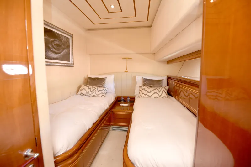 Slide: The Image of Ferretti 80 1997 - 17