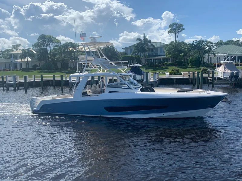 The Image of Boston Whaler 420 Outrage 2017 - 0